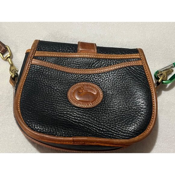 L.L. Bean Black Pebbled Leather Crossbody Bag With Adjustable Strap & Brass Hard - Picture 2 of 7